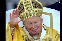 Na Svatém Kopečku uložili ostatky Jana Pavla II.: Kapku krve ve zlaté schránce
