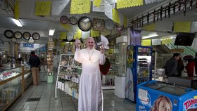 Papež zavítal na Kubu. Setkal se i s ruským patriarchou Kirillem.