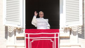 Papež Lev XIV. podstoupí operaci kvůli nálezu na plicích.