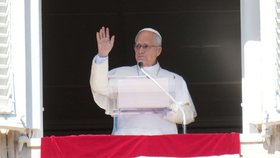 Papež Lev XIV. podstoupí operaci kvůli nálezu na plicích.