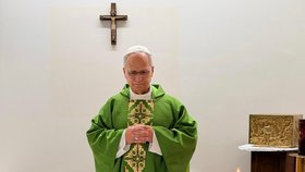 První fotografie papeže Lva XIV. po operaci, při které mu odstranili část plíce kvůli zhoubnému nádoru