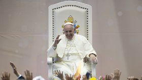 Papež vyzývá k milosrdenství: Nesuďte ty, kteří znovu uzavřou sňatek.