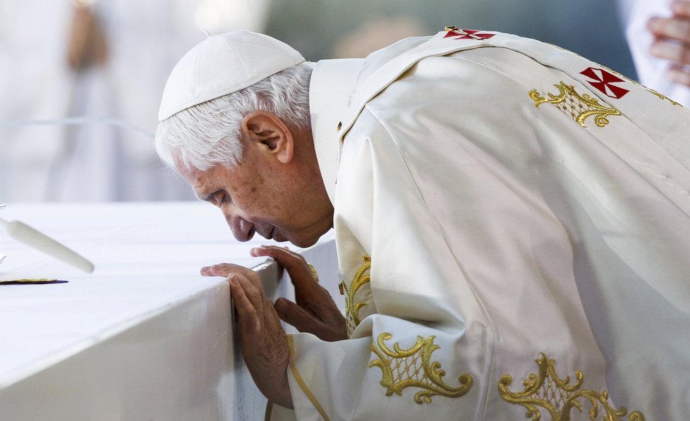 Benedikt XVI. vykonával funkci papeže v letech 2005–2013.