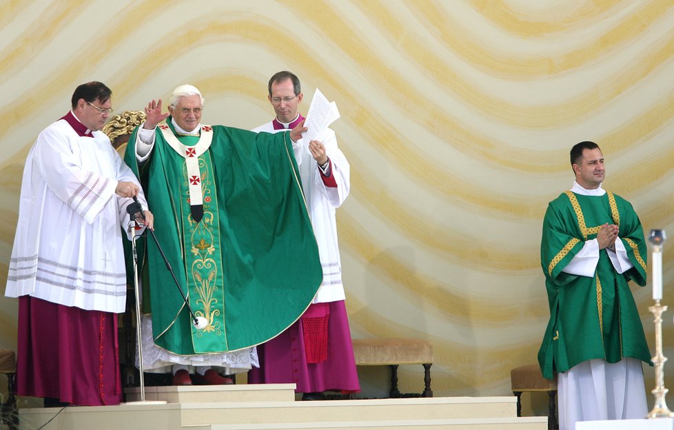 Benedikt XVI. sloužil mši v Brně
