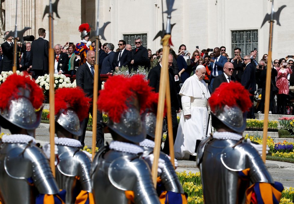 Papež před požehnáním Městu i světu