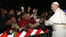 Papež vyzval k co největší snaze chránit mladé migranty.