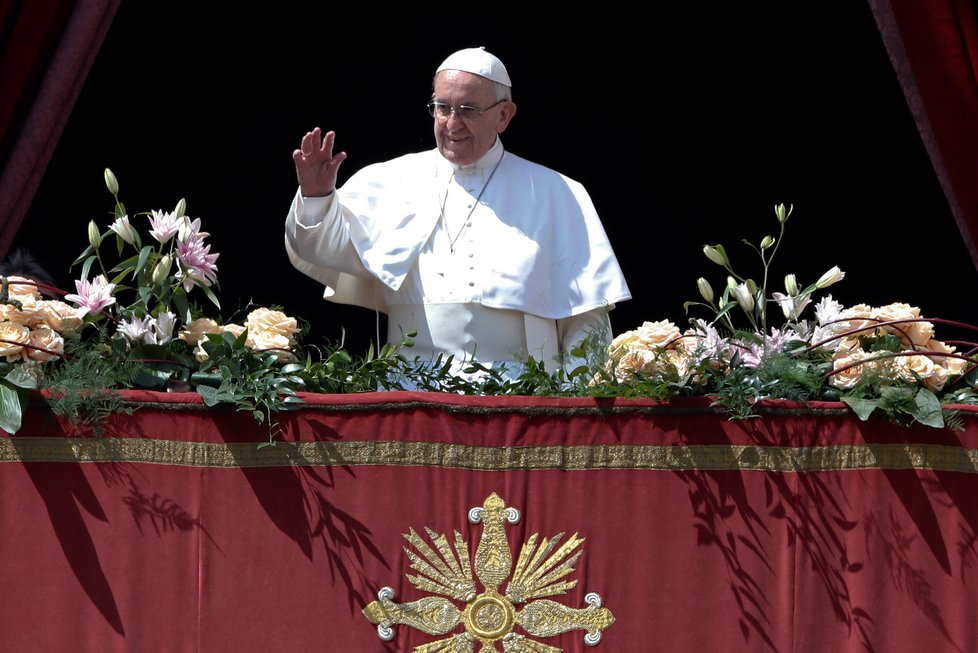 Papež ve velikonočním poselství odsoudil zabíjení v Sýrii.