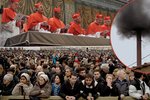 Kardinálové nezvolili papeže ani napodruhé, nad Vatikánem opět stoupal černý kouř. Ke zklamání věřících, kteří zaplnili Svatopetrské náměstí