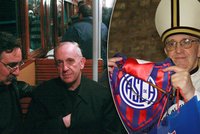 Papež František: Chemik a jezuita, co jezdí MHD a fandí fotbalu