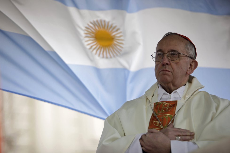 Nový papež František: Jeho civilní jméno je Jorge Mario Bergoglio a pochází z Argentiny