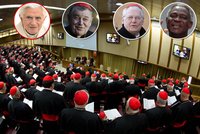 Kardinálové se sjíždí do Vatikánu, přijel i Vlk a Duka: Kdy zvolí nového papeže?