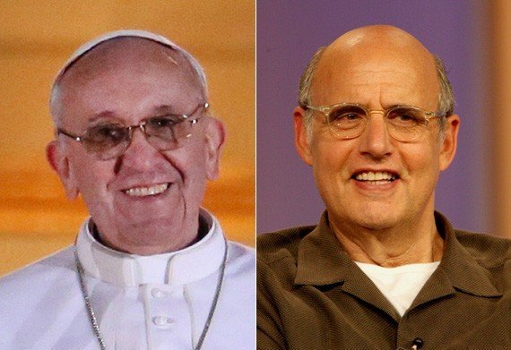 Papež podle některých vypadá jako Jeffrey Tambour