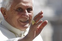 Sprosťárny na papežově domě: Kvůli pedofilům!