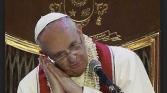 Papež František je jako Karel Schwarzenberg: Když se modlí, tak občas usne 