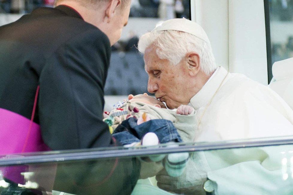 Benedikt XVI. vykonával funkci papeže v letech 2005–2013.