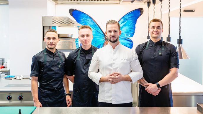 Šefkuchař Jan Knedla se svým týmem Šefkuchař Jan Knedla se svým týmem