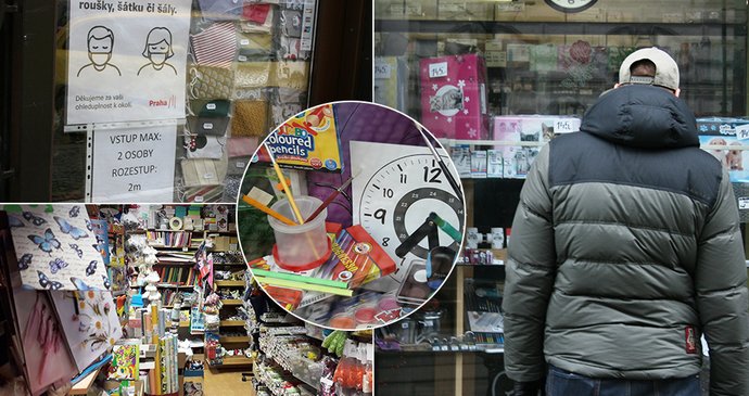 V Praze opět otevřela i malá papírnictví. Dovnitř pořád může jen omezený počet zákazníků. (19. ledna 2021).