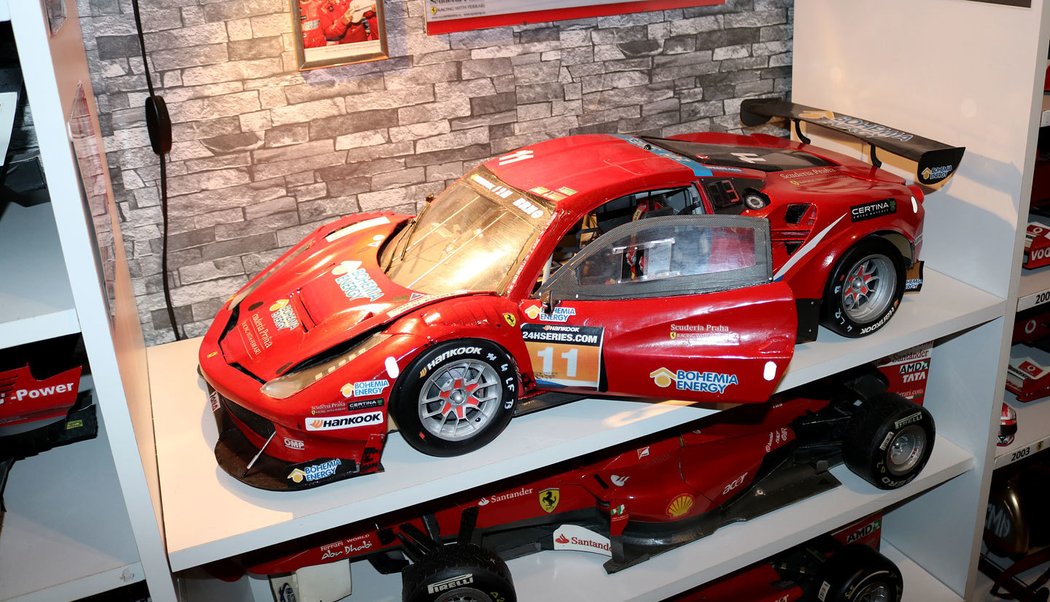 Za jeden ze dvou nejoblíbenějších modelů označuje Milan 488 GT3, který postavil pro český tým Scuderia Praha