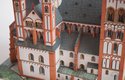 Papírový model katedrály Limburg zaslaný do soutěže Papírový pohár
