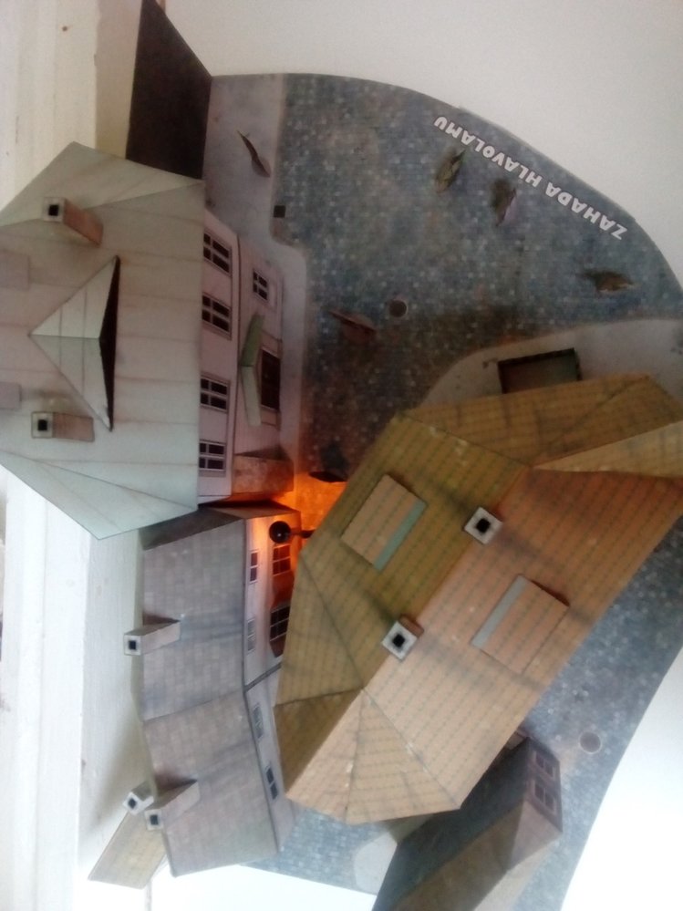Papírový model z natáčení filmu Záhada hlavolamu zaslaný do soutěže Papírový pohár