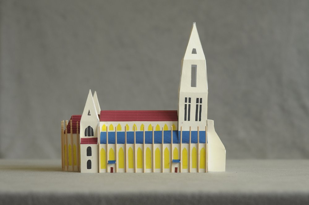 Papírový model kostelu Ulm Munster zaslaný do soutěže Papírový pohár