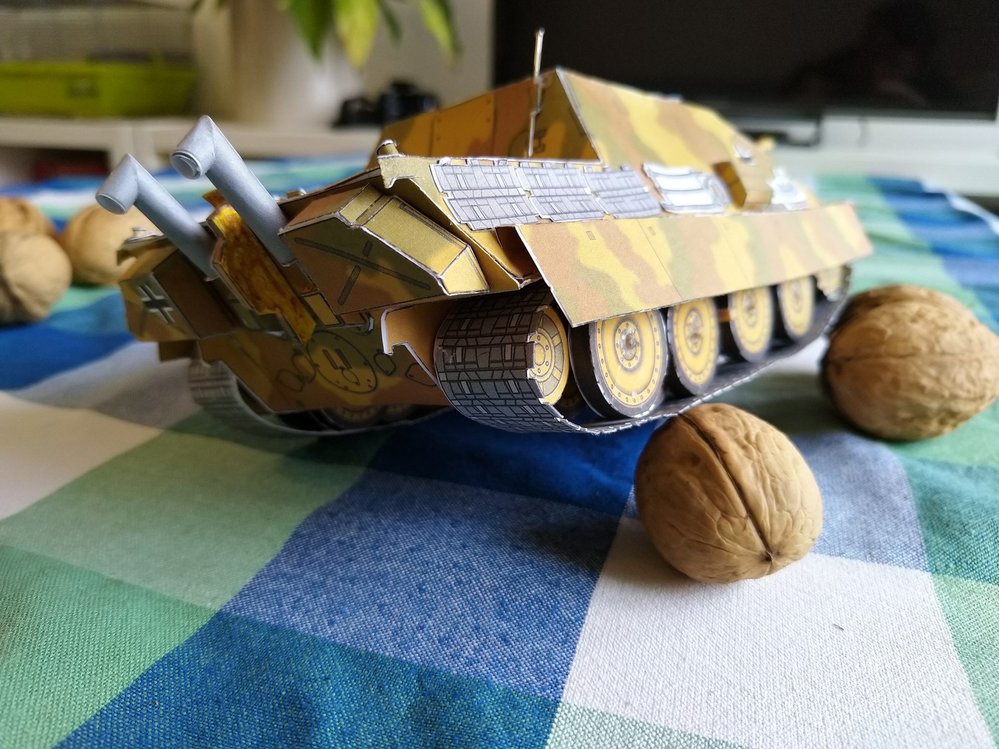 Papírový model stíhacího tanku Jagdpanther v měřítku 1 : 35 přihlásil do soutěže Papírový pohár ABC Jiří Pištěk