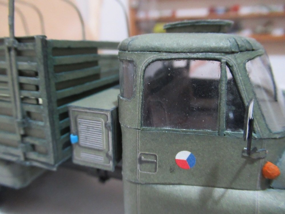 Papírový model Tatry T148 VNM (1 : 32)