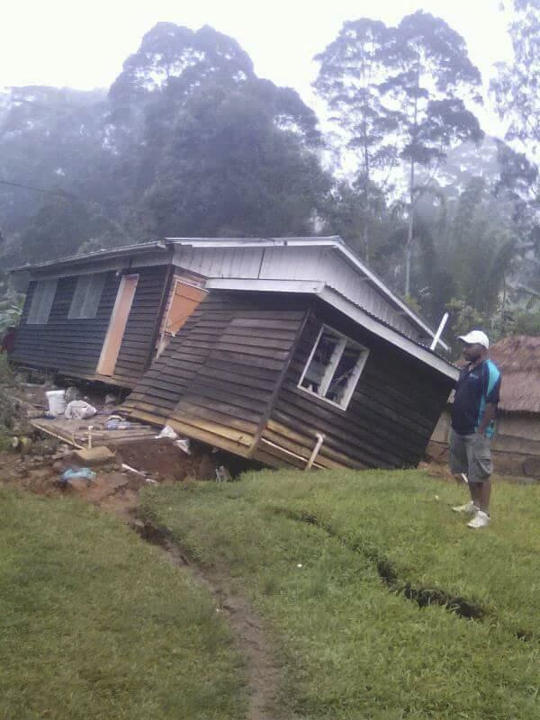 Papuu-Novou Guineu zasáhlo ničivé zemětřesení.