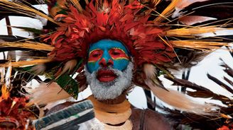 Papuánská Goroka Show: Oslavy, za které zaplatí životem tisíce nádherných ptáků