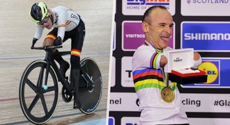 Bizarní moment na mistrovství světa: Cyklista bez rukou dostal za titul hodinky!