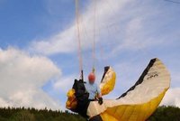 V Rakousku se srazil český paraglidista s Němkou