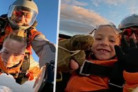 Nejmladší parašutista: Adrian (8) se stal českým rekordmanem!
