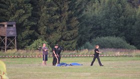 Parašutistovi v Klatovech se neotevřel padák: Zemřel po dopadu z 500 metrů! (ilustrační foto)