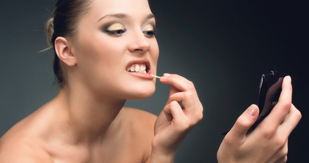Věnujte pozornost nejen svým zubům, ale také dásním. Jejich zdraví je velice důležité.