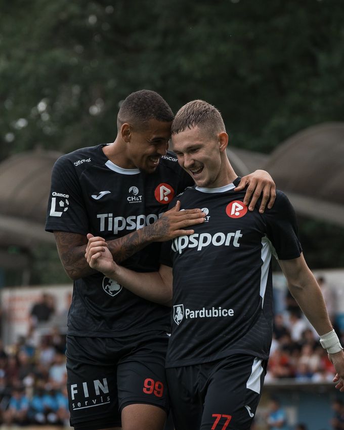 MOL Cup: Dál jdou všichni prvoligisté. Teplice přejely Táborsko, kanonáda Pardubic MOL Cup: Dál jdou všichni prvoligisté. Teplice přejely Táborsko, kanonáda Pardubic