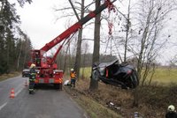 Dopravu komplikuje ledovka a sníh, řidič fabie zemřel při předjíždění