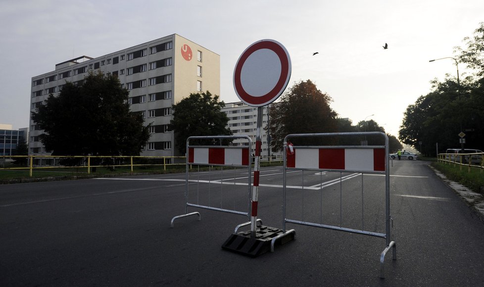 Policie v noci na 30. září dokončila prohlídku prostor Univerzity Pardubice a uzavřela je. 