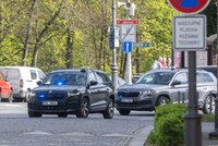 Soud poslal do vazby Američanku podezřelou ze žhářství v Pardubicích. Obviněných je už 10