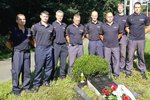 Pardubičtí hasiči zavzpomínali na své dva kolegy, kteří před 27 lety zahynuli při cestě k zásahu. V zatáčce se s nimi převrhl hasičský vůz.