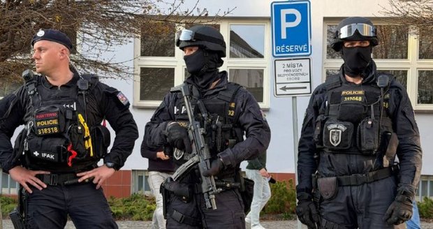 V Pardubicích probíhá vazební zasedání se zadrženými žháři (24. 3. 2026)