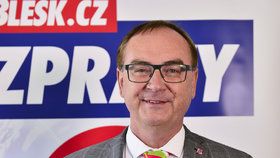 První pardubický hejtman Línek (KDU-ČSL): Létala jeho žena za peníze daňových poplatníků?