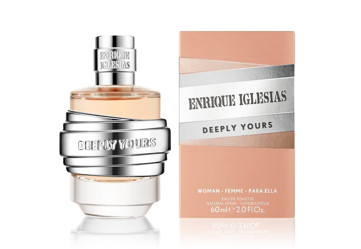 Svůdná a ženská směs ovocných a květinových nót – Toaletní voda Enrique Iglesias Deeply Yours pro ni, 60 ml, 790 Kč.