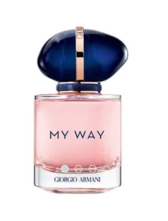 Parfémovaná voda s vůní bergamotu, pomerančového květu, tuberózy, jasmínu, cedrového dřeva a vanilky My Way EdP, Giorgio Armani, marionnaud.cz, 2124 Kč/50 ml Parfémovaná voda s vůní bergamotu, pomerančového květu, tuberózy, jasmínu, cedrového dřeva a vanilky My Way EdP, Giorgio Armani, marionnaud.cz, 2124 Kč/50 ml