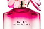 Toaletní voda Daisy Kiss, Marc Jacobs, 1019 Kč (50 ml). Koupíte na www.notino.cz.