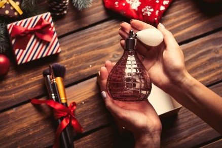 Vyhněte se předvánočnímu stresu! 3 voňavé tipy na dárky pro ženy, muže i děti