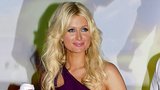 Paris Hilton v reklamě na pivo chtějí zakázat