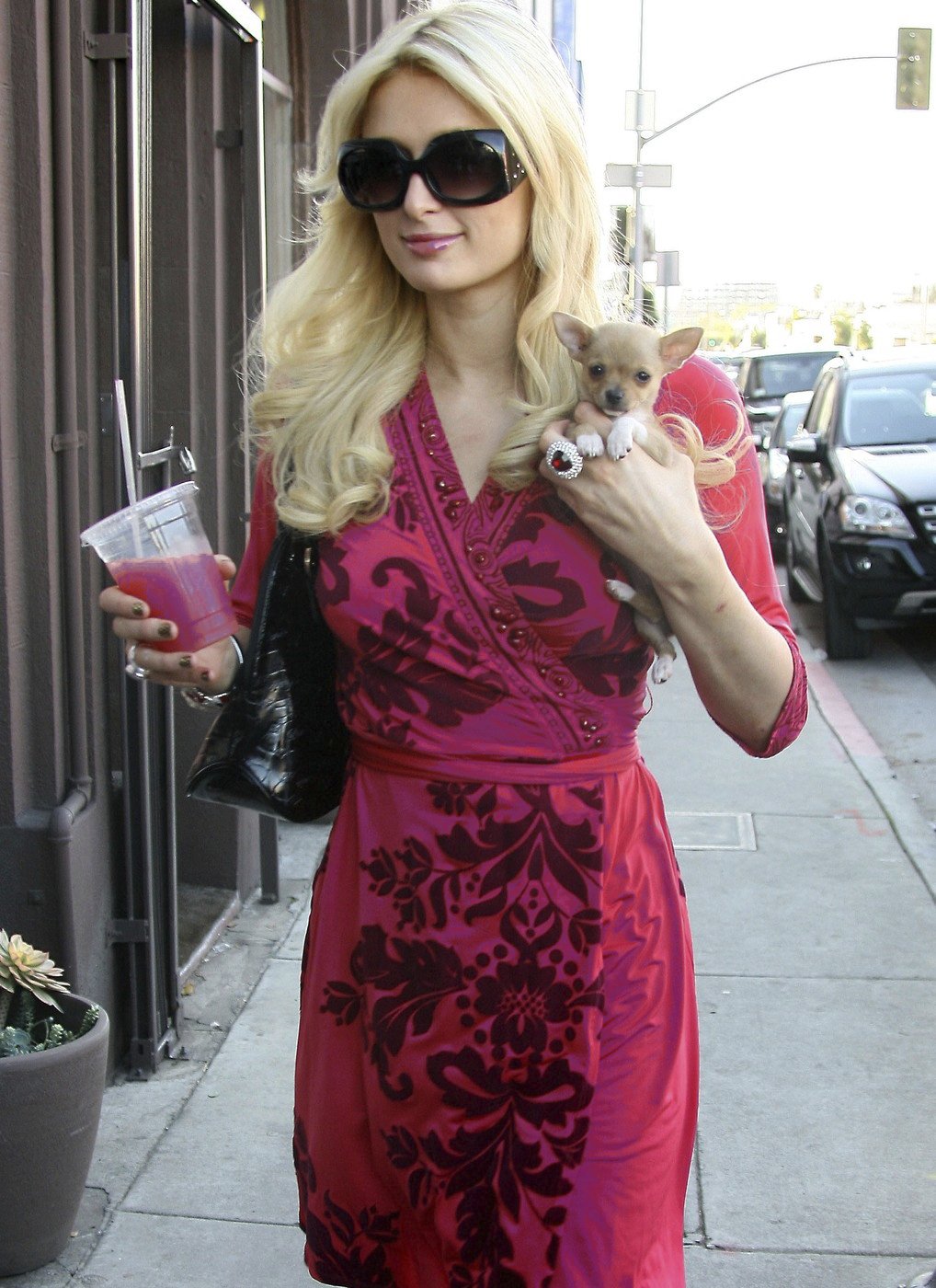 Paris Hilton si také dopřává smoothie z červené řepy.