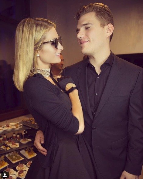 Paris Hilton a její snoubenec Chris Zylka