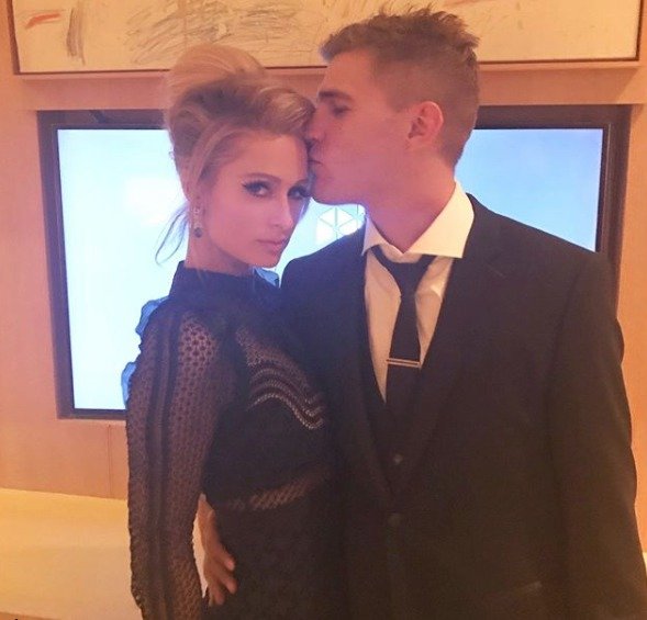 Paris Hilton a její snoubenec Chris Zylka