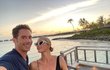 Paris Hilton s manželem na líbánkách na Maledivách